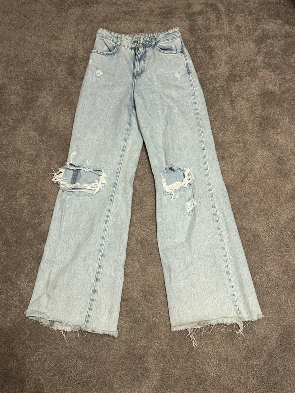 Zara Light Blue High-Rise Wide Leg Jeans with Knee Distressing
